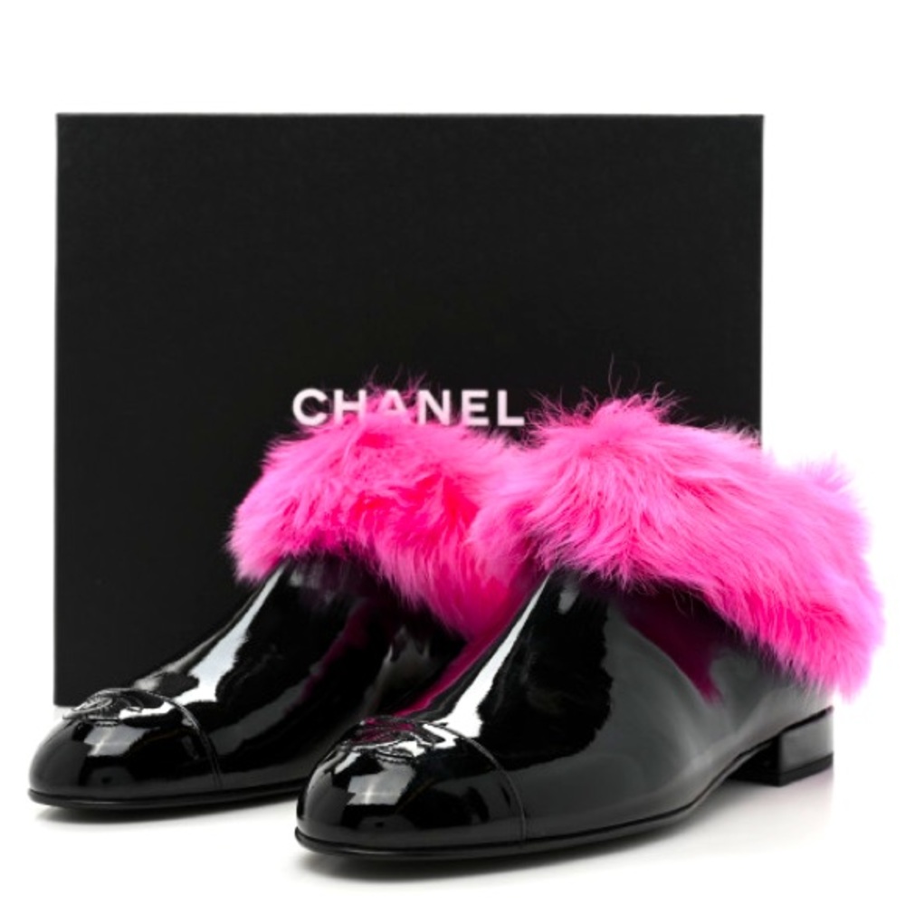 CHANEL 23  patent leather fur interlocking CC loafers boots  sz 39